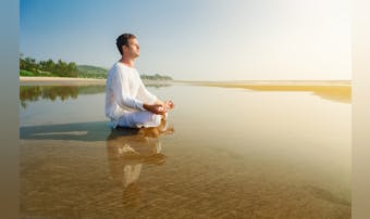 マインドフルネス瞑想の方法と効果は...