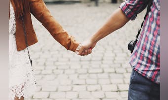 イケメンでなくともモテる男の行動と...