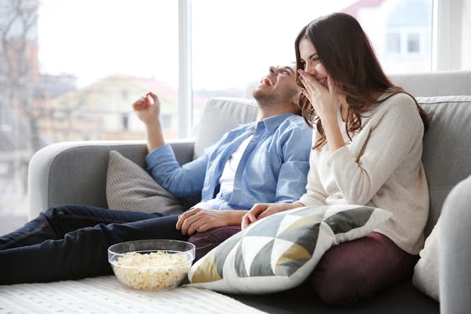 大切な恋人と一緒に鑑賞したい お家デートで観るべき映画5選 Smartlog 大切な恋人と一緒に鑑賞したい お家デートで観るべき映画5選 Smartlog