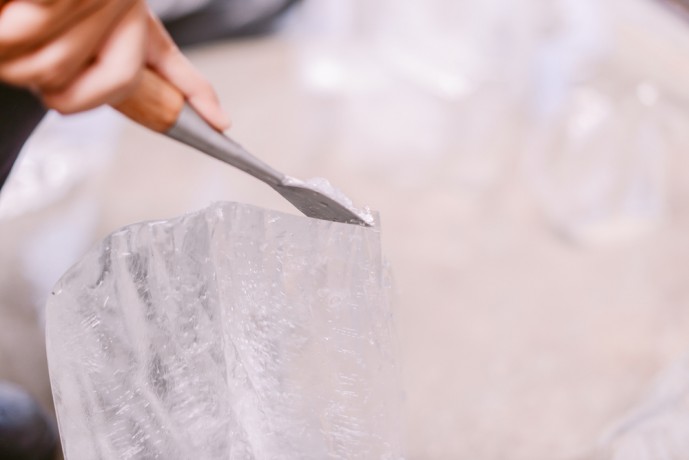 オリジナルを彫刻できるバカラグラス