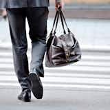 父の日のプレゼントにおすすめのバッグ特集。人気のビジネスバッグ&トートバックとは