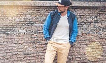 クールに着こなして男らしい印象に 黒のスタジャンコーデを徹底ガイド Smartlog クールに着こなして男らしい印象に 黒のスタジャンコーデを徹底ガイド Smartlog