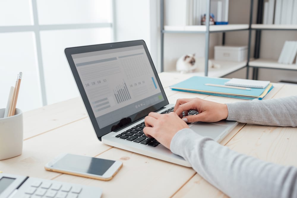 ノートパソコン冷却台のおすすめ10台。放熱で快適な作業効率を