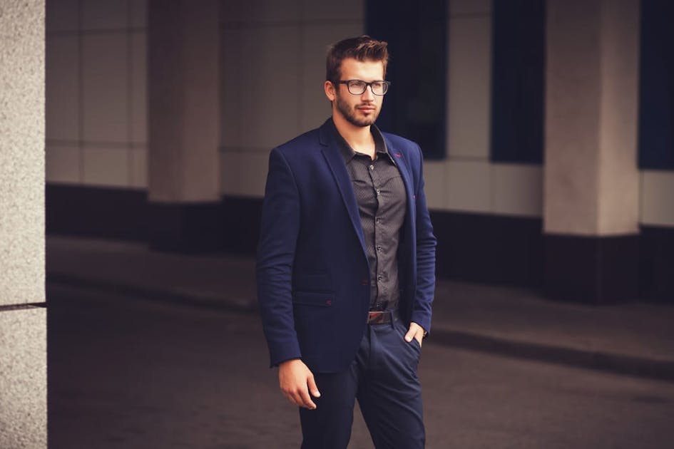 どんなアウターともマッチする スラックスのメンズ着こなしコーデ8選 Smartlog どんなアウターともマッチする スラックスのメンズ着こなしコーデ8選 Smartlog